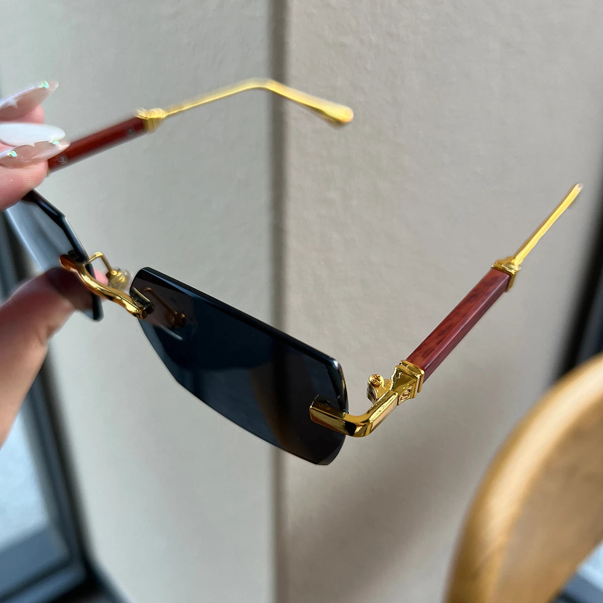Elegant Unisex Gradient Frameless Glasses